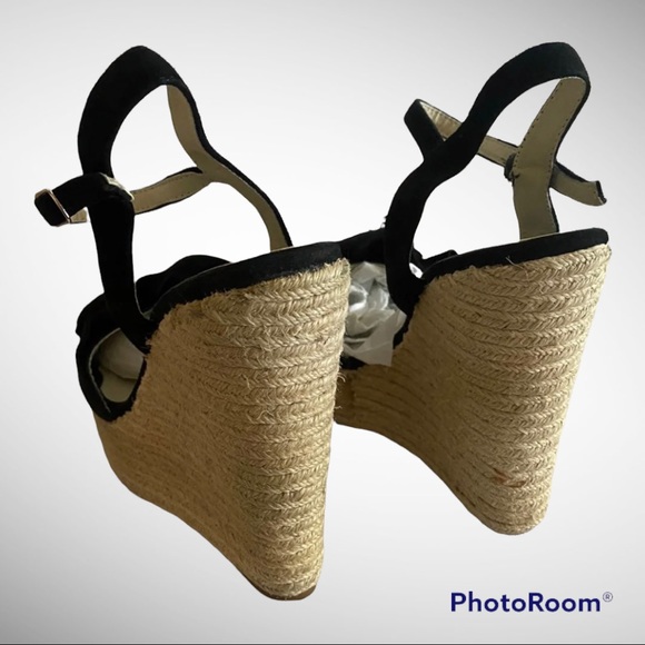 Not Too Coy Angel Black Bow Tie Wedge Sz 7 - Picture 4 of 6